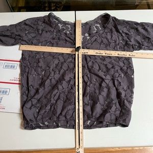 𝅺American Eagle Outfitters size XL purple lace long sleeve  V-neck top